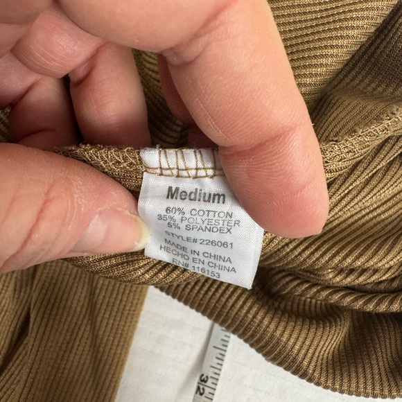 Y2K Keyhole Crop Top M Earthy Neutral Soft Knit Layering Transitional Minimalist - Picture 6 of 7